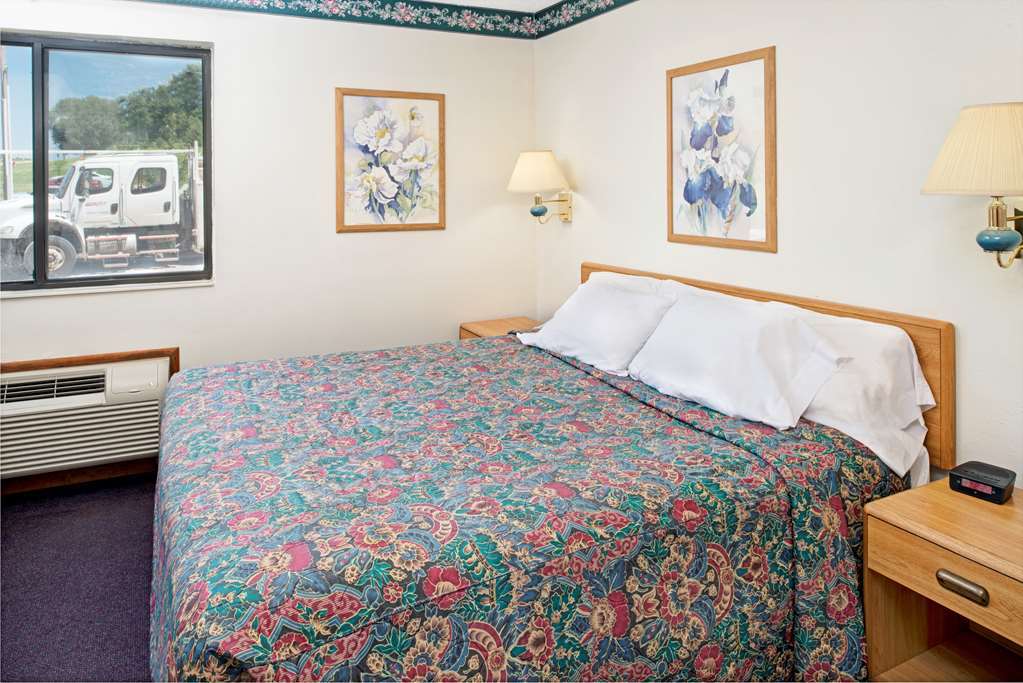 Rodeway Inn Red Oak Quarto foto