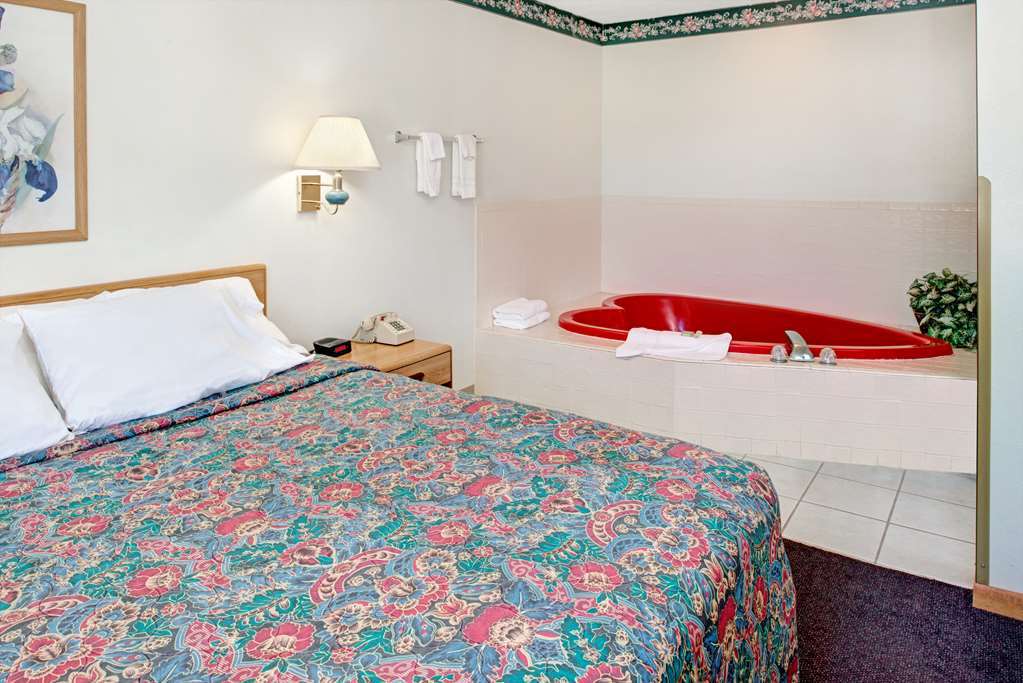 Rodeway Inn Red Oak Quarto foto